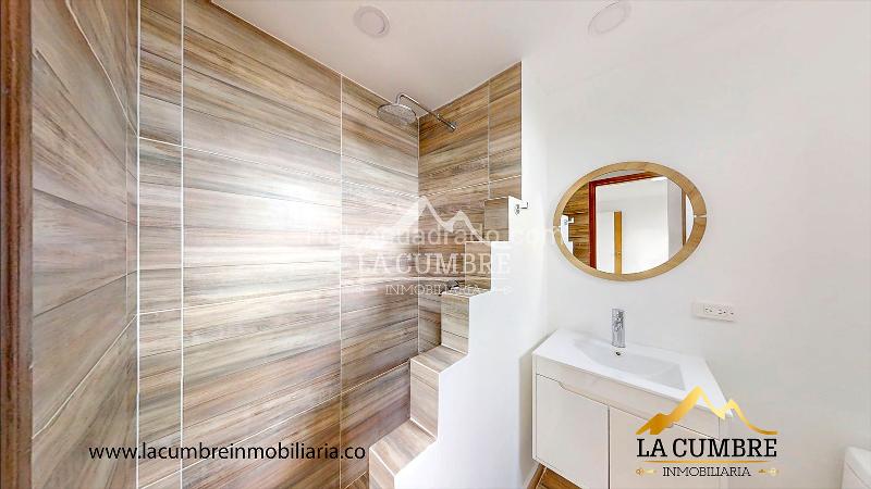 Apartamento de 2 Alcobas con Doble Parqueadero Cubierto en Los Balsos - 9