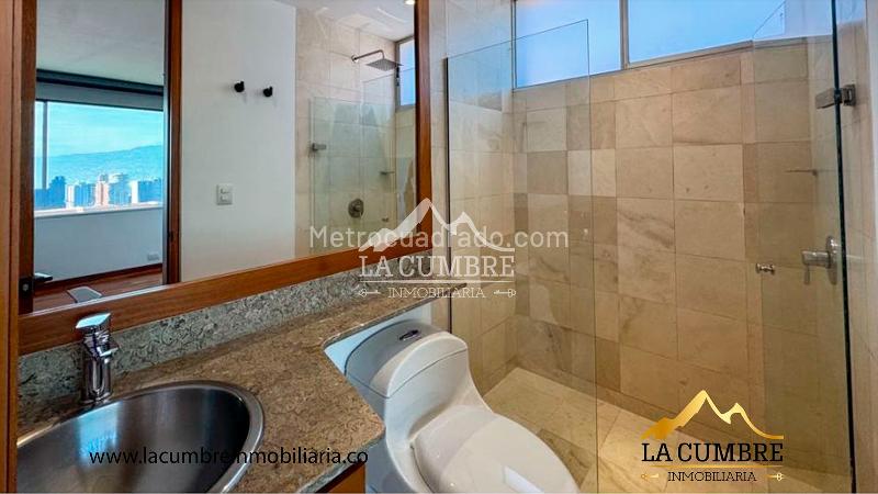 Duplex Moderno de 3 Alcobas en El Poblado San Lucas - 9
