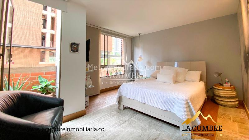 Spacious 3BR Apartment with Pool in El Poblado Loma de Los Parra - 9