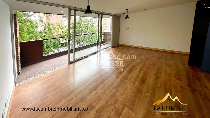 Spacious 3BR Apartment with Pool in El Poblado - 4