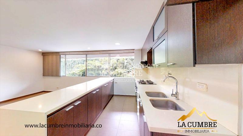 1BR Apartment for Rent in Los Balsos (El Poblado) with Covered Parking - 5