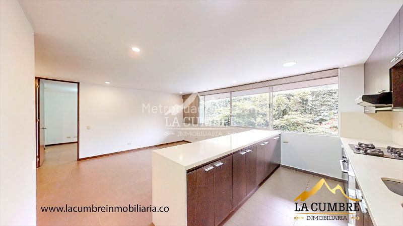 1BR Apartment for Rent in Los Balsos (El Poblado) with Covered Parking - 6