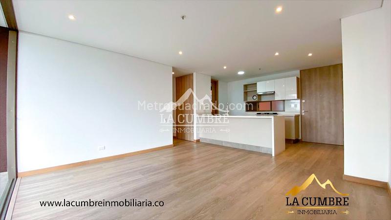 Apartamento de 2 Alcobas con Doble Parqueadero Cubierto en Los Balsos - 2