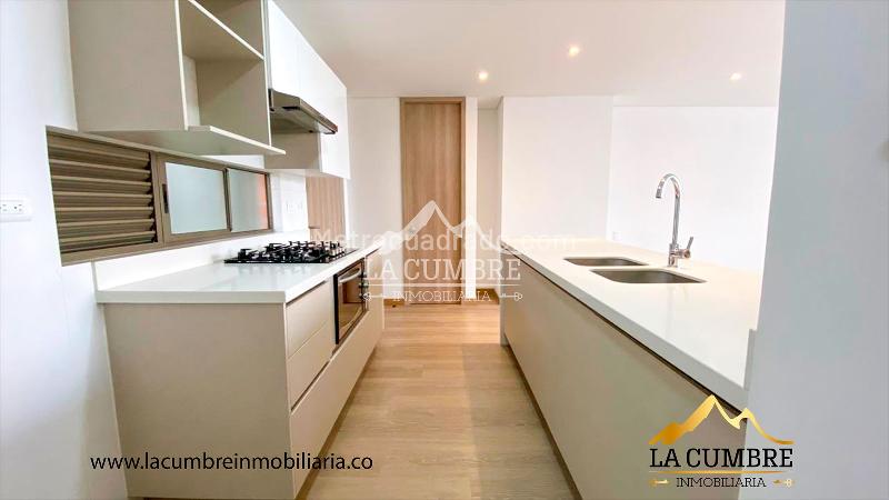 Apartamento de 2 Alcobas con Doble Parqueadero Cubierto en Los Balsos - 6