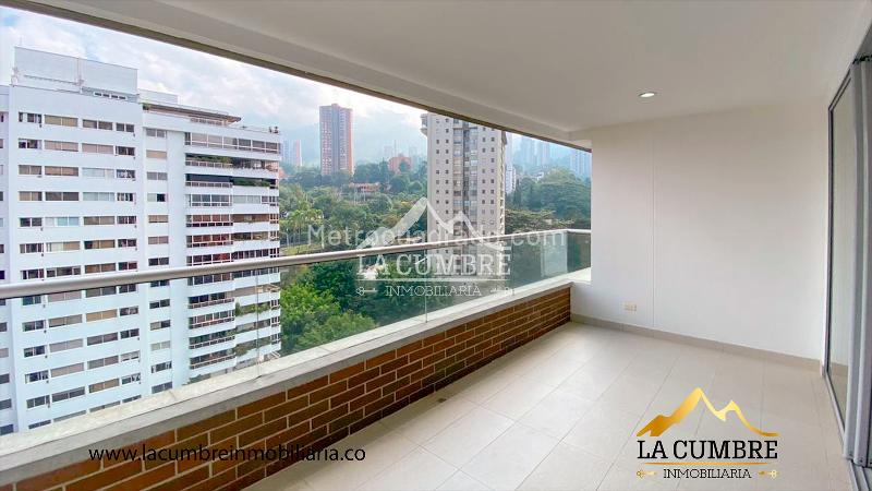 Spacious 2BR Apartment in Los Balsos - 5