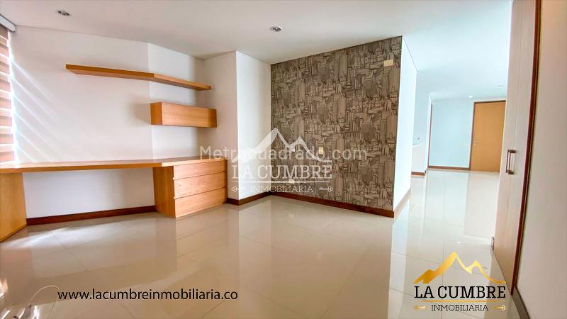 Spacious 2BR Apartment in Los Balsos - 8
