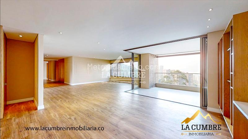 Apartamento de Lujo de 3 Alcobas con Gimnasio en El Poblado - 4