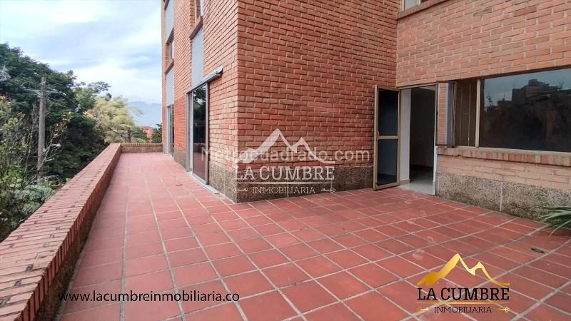 Modern 3BR Apartment in Transversal Inferior - 6