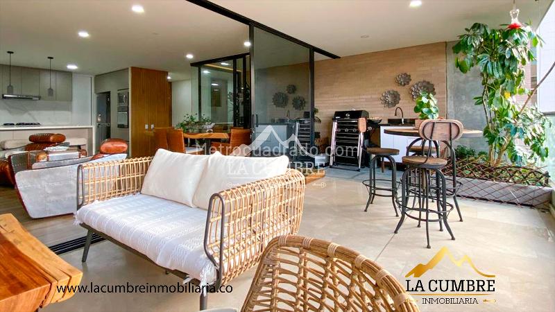 Stylish 3BR Apartment in El Poblado Santa Maria - 4