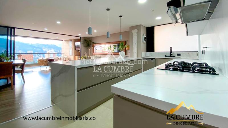 Stylish 3BR Apartment in El Poblado Santa Maria - 8