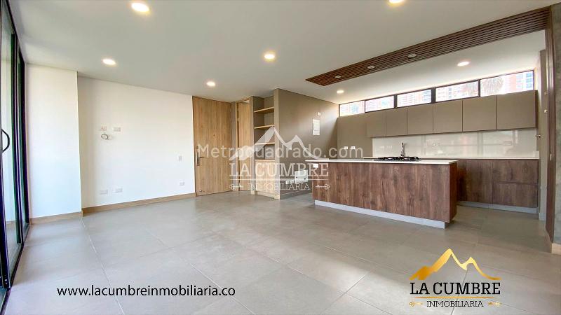 Apartamento Estiloso de 3 Alcobas en La Calera, El Poblado - 2