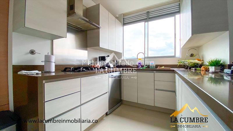 Apartamento Amoblado de 3 Alcobas con 4 Parqueaderos en El Poblado - 6