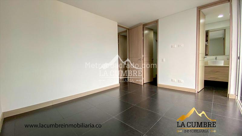 Apartamento de 2 Alcobas con Doble Parqueadero Cubierto en Los Balsos - 9