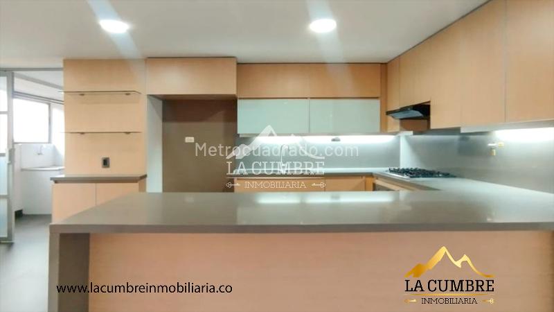 Apartamento Amplio de 3 Alcobas en El Poblado San Lucas - 4