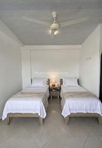 Casa de 5 alcobas en venta en Vereda San Lorenzo Condominio Senderos Del Sol, Girardot, 113 m² · foto 3 de 20