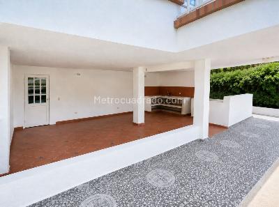 Casa de 5 alcobas en venta en Villa Maria Condominio Via, Girardot, 300 m² · foto 12 de 20