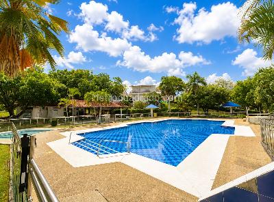 Casa de 5 alcobas en venta en Villa Maria Condominio Via, Girardot, 300 m² · foto 3 de 20