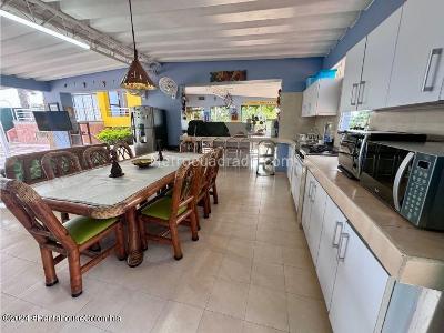 Casa de 5 alcobas en venta en Vereda La Puerta, Bogotá, 1000 m² · foto 5 de 20