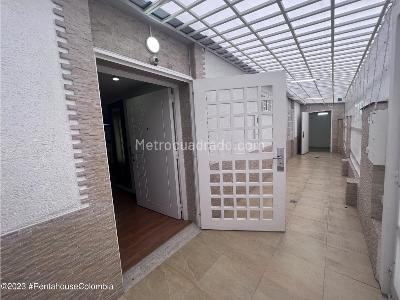 Casa de 5 alcobas en venta en Cedritos, Bogotá, 240 m² · foto 2 de 20
