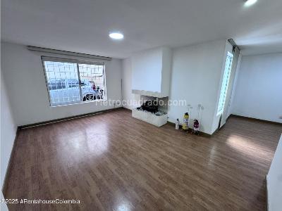 Casa de 5 alcobas en venta en Cedritos, Bogotá, 240 m² · foto 3 de 20