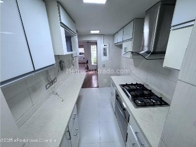 Casa de 5 alcobas en venta en Cedritos, Bogotá, 240 m² · foto 8 de 20