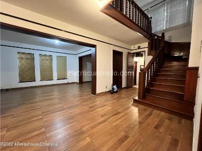 Casa de 5 alcobas en venta en San Luis, Bogotá, 590 m² · foto 3 de 20