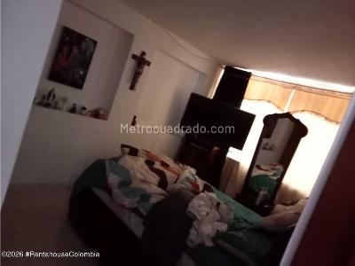 Casa de 5 alcobas en venta en El Progreso, Bogotá, 236 m² · foto 11 de 20