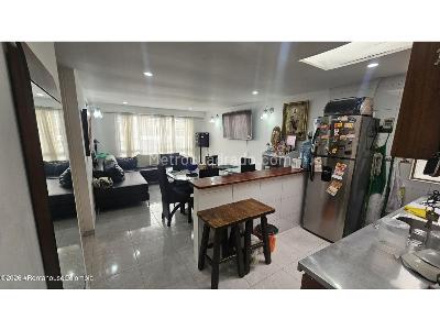 Casa de 5 alcobas en venta en Spring, Bogotá, 145 m² · foto 2 de 20