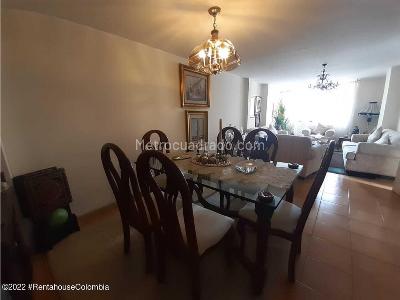 Apartamento de 2 alcobas en venta en Centenario, Cali, 110 m² · foto 2 de 16
