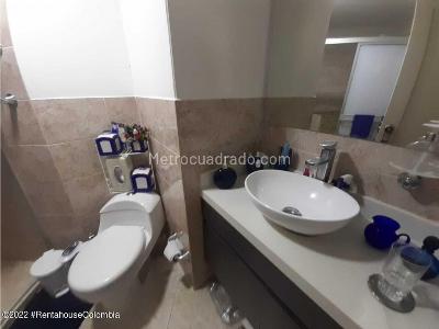 Apartamento de 2 alcobas en venta en Centenario, Cali, 110 m² · foto 8 de 16