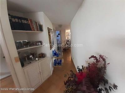 Apartamento de 2 alcobas en venta en Centenario, Cali, 110 m² · foto 10 de 16