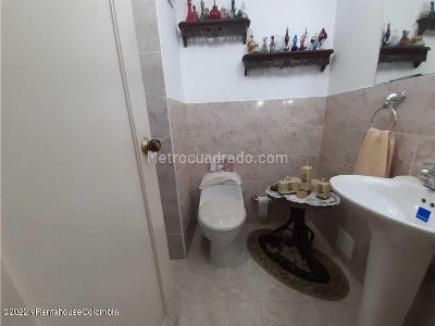 Apartamento de 2 alcobas en venta en Centenario, Cali, 110 m² · foto 11 de 16