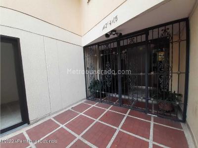 Apartamento de 2 alcobas en venta en Centenario, Cali, 110 m² · foto 14 de 16