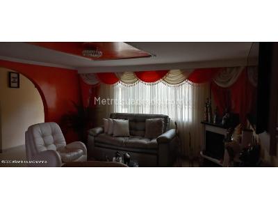 Casa de 5 alcobas en venta en Camino Viejo De San Cristobal, Bogotá, 305 m² · foto 2 de 20