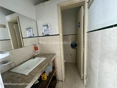Casa de 5 alcobas en arriendo en Chapinero, Bogotá, 659 m² · foto 9 de 20