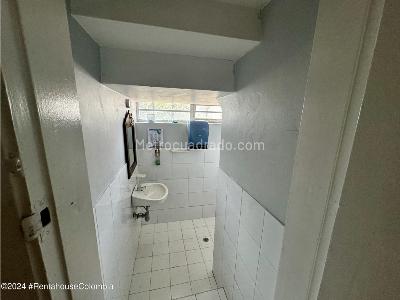 Casa de 5 alcobas en arriendo en Chapinero, Bogotá, 659 m² · foto 13 de 20