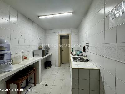 Casa de 5 alcobas en arriendo en Chapinero, Bogotá, 659 m² · foto 18 de 20