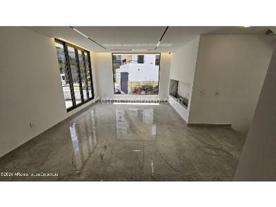 Casa de 4 alcobas en venta en Cedro Golf, Bogotá, 235 m² · foto 15 de 20