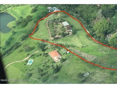 Casa de 5 alcobas en venta en El Darien, Cali, 250 m² · foto 1 de 20