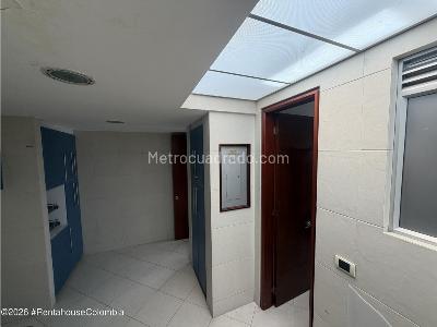 Apartamento de 5 alcobas en venta en Santa Barbara Alta, Bogotá, 380 m² · foto 9 de 20