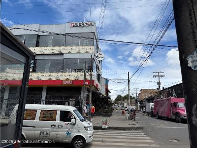 Casa de 5 alcobas en venta en Centro Fontibon, Bogotá, 429 m² · foto 3 de 20
