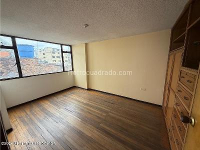 Casa de 5 alcobas en venta en Centro Fontibon, Bogotá, 429 m² · foto 4 de 20