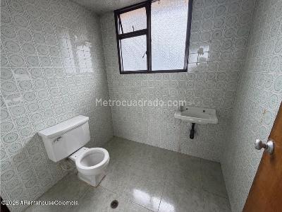 Casa de 5 alcobas en venta en Centro Fontibon, Bogotá, 429 m² · foto 8 de 20
