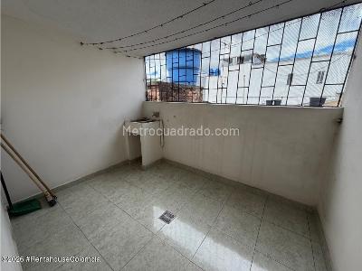 Casa de 5 alcobas en venta en Centro Fontibon, Bogotá, 429 m² · foto 10 de 20