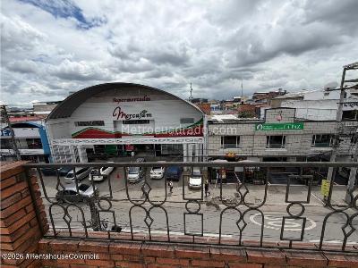Casa de 5 alcobas en venta en Centro Fontibon, Bogotá, 429 m² · foto 11 de 20