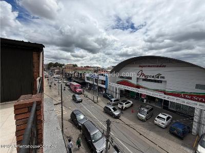 Casa de 5 alcobas en venta en Centro Fontibon, Bogotá, 429 m² · foto 13 de 20