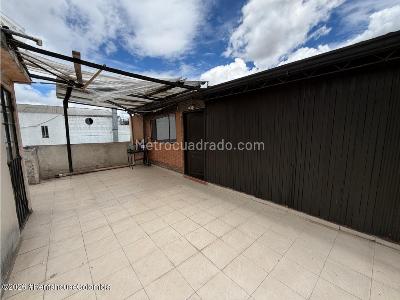 Casa de 5 alcobas en venta en Centro Fontibon, Bogotá, 429 m² · foto 17 de 20