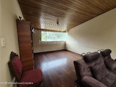 Casa de 5 alcobas en venta en Las Margaritas Usaquen, Bogotá, 385 m² · foto 13 de 19