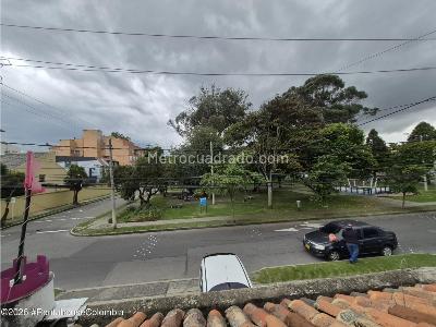 Casa de 5 alcobas en venta en Las Margaritas Usaquen, Bogotá, 385 m² · foto 15 de 19