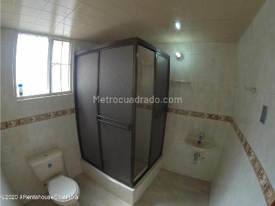 Casa de 3 alcobas en arriendo en Normandia, Bogotá, 320 m² · foto 6 de 20